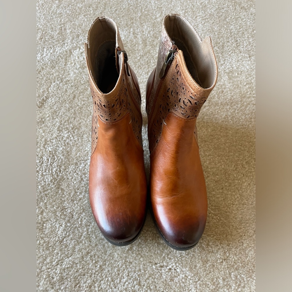L’Artiste by Spring Step Belle Bootie. Women size 38 (7.5-8US) - Picture 7 of 11